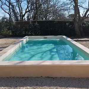 https://la-vaureille.fr-provencehotel.com