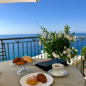 https://chambre-dhotes-la-belle-vue.fr-provencehotel.com